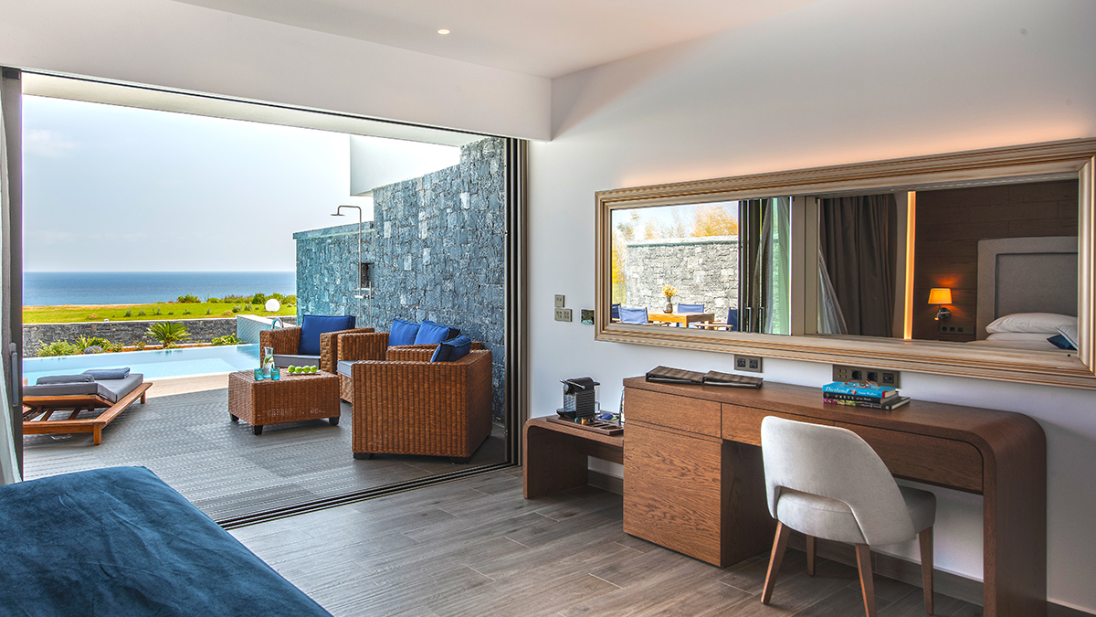 Executive Fitness Suite Sea View with private heated pool and gym
